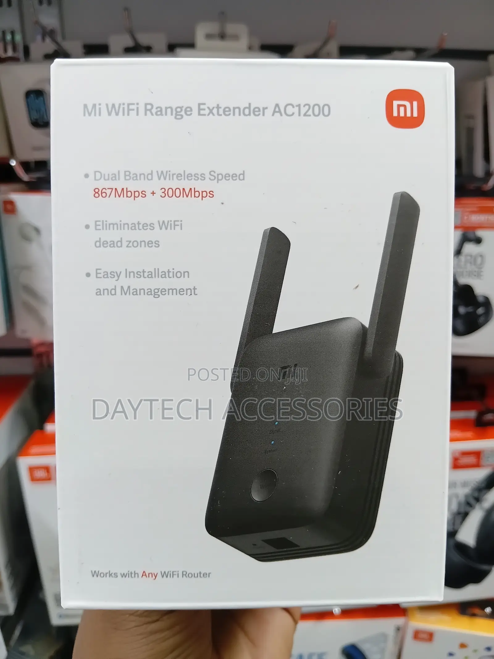 XIAOMI Mi WiFi Range Extender AC1200 - Dual Band 1200 Mbps.