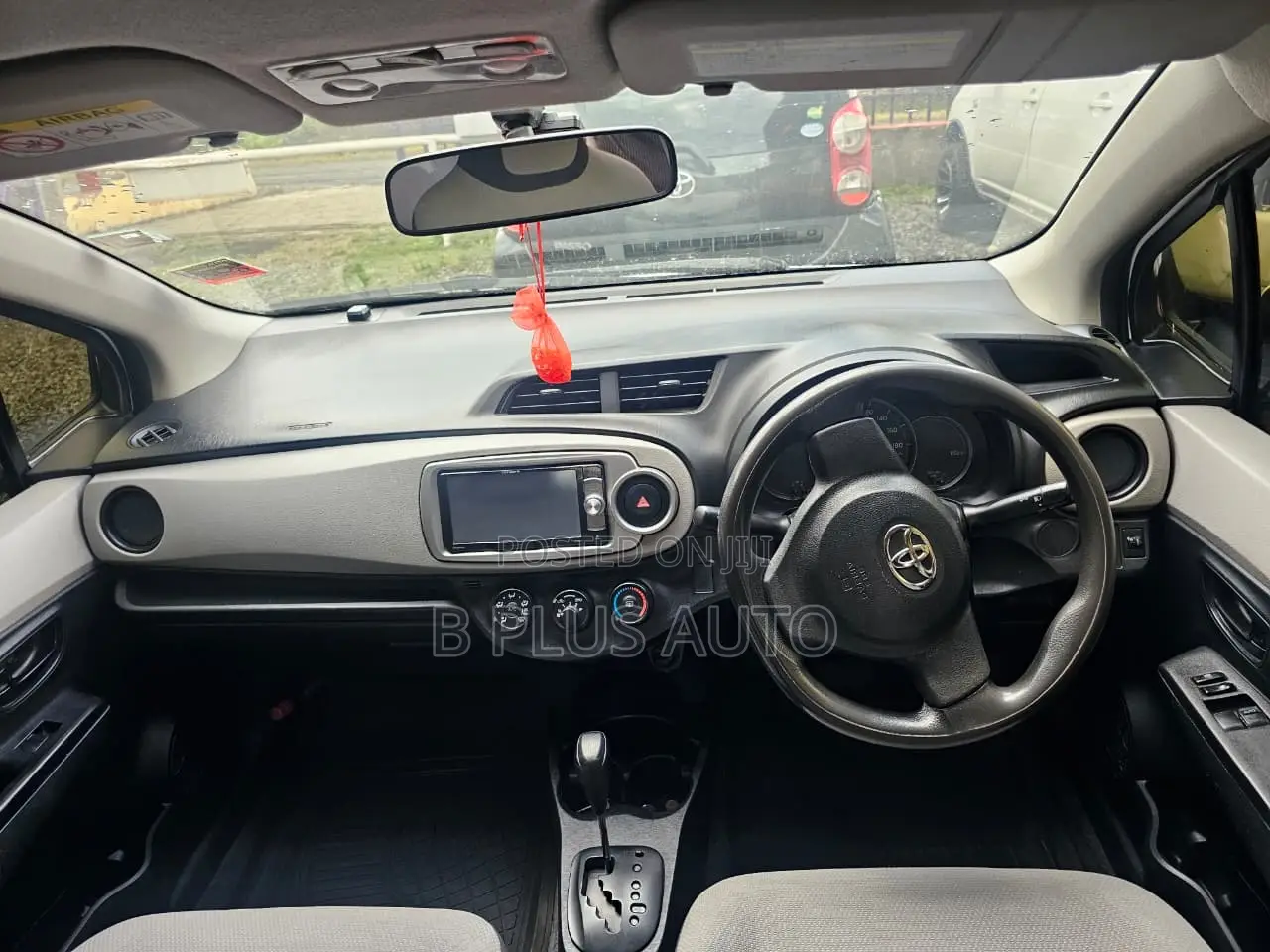 Toyota Vitz 2012 White