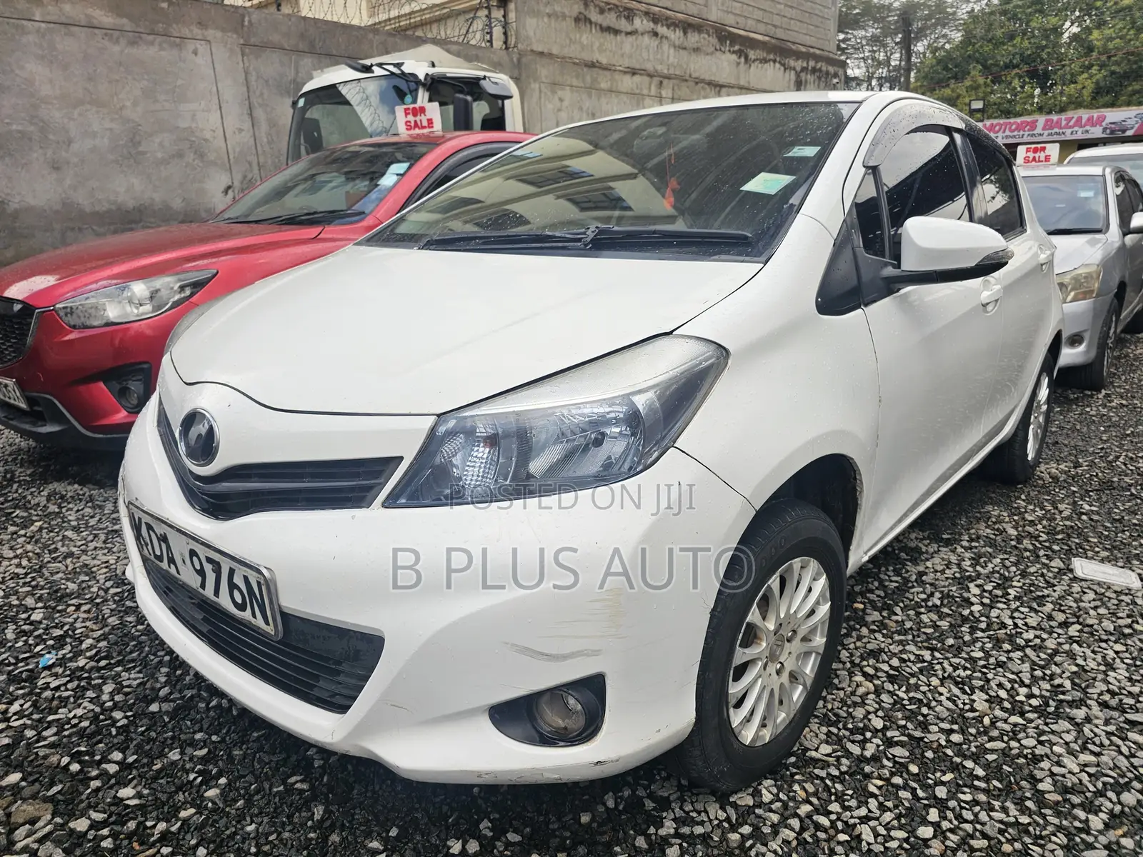 Toyota Vitz 2012 White