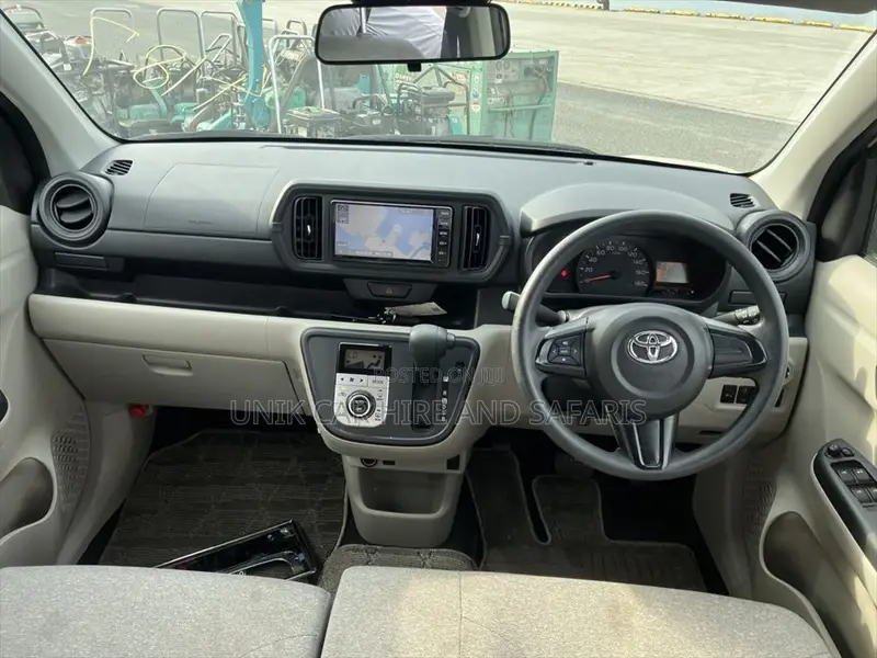 Toyota Passo 1.0 FWD 2019 Beige