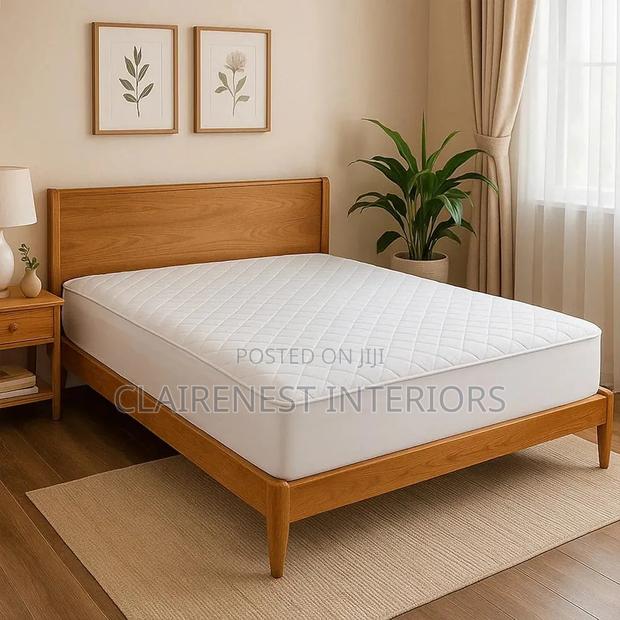 Mesa Proof, White and Maroon Waterproof Mattress Protectors - thumbnail 2