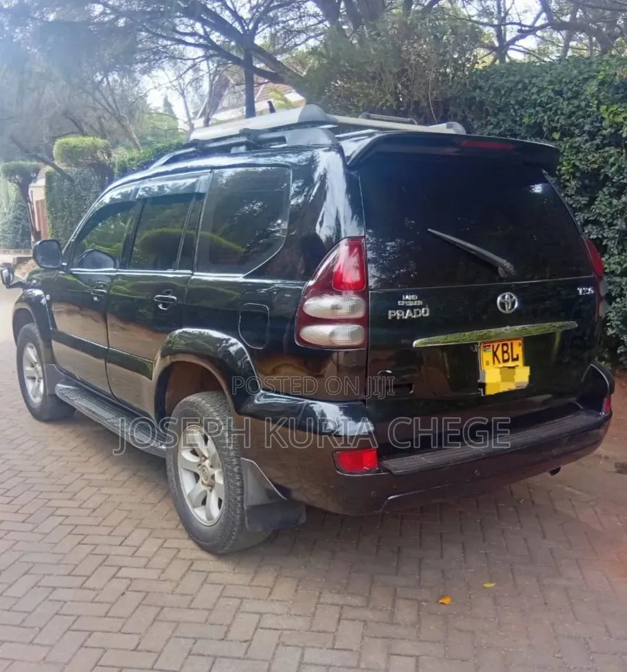 Toyota Land Cruiser Prado 2005 Black