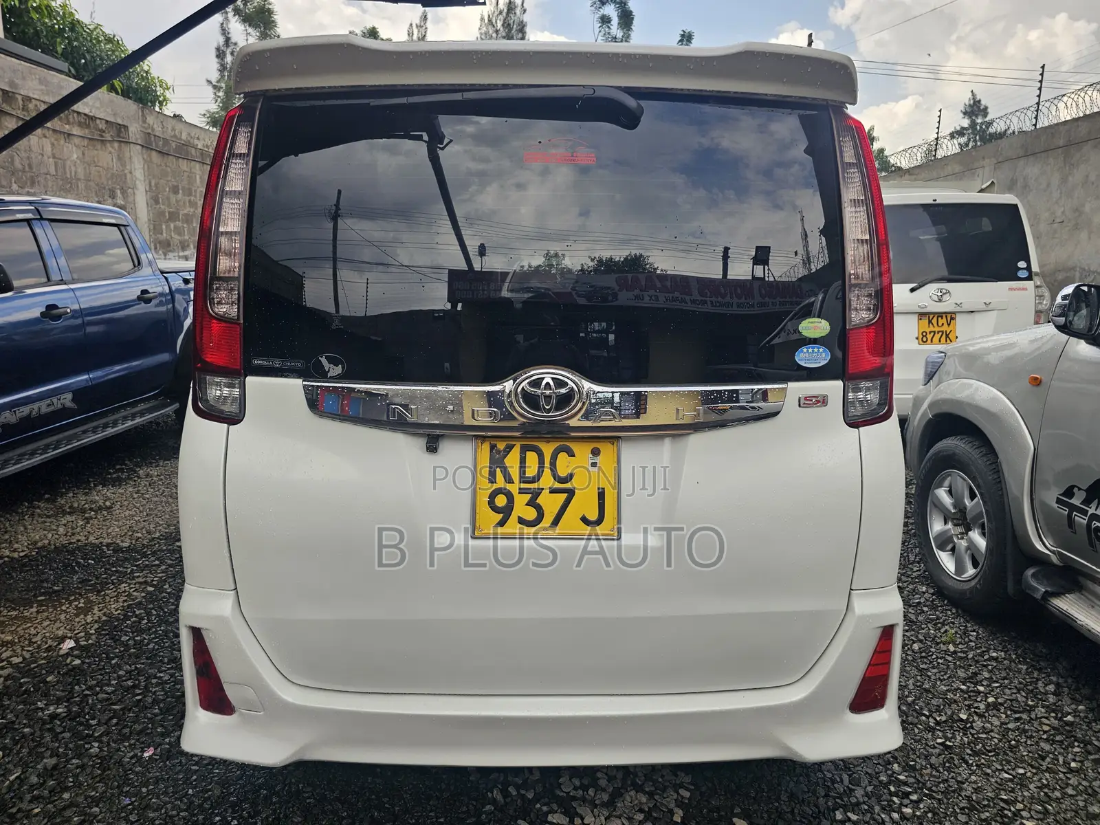 Toyota Noah 2015 White