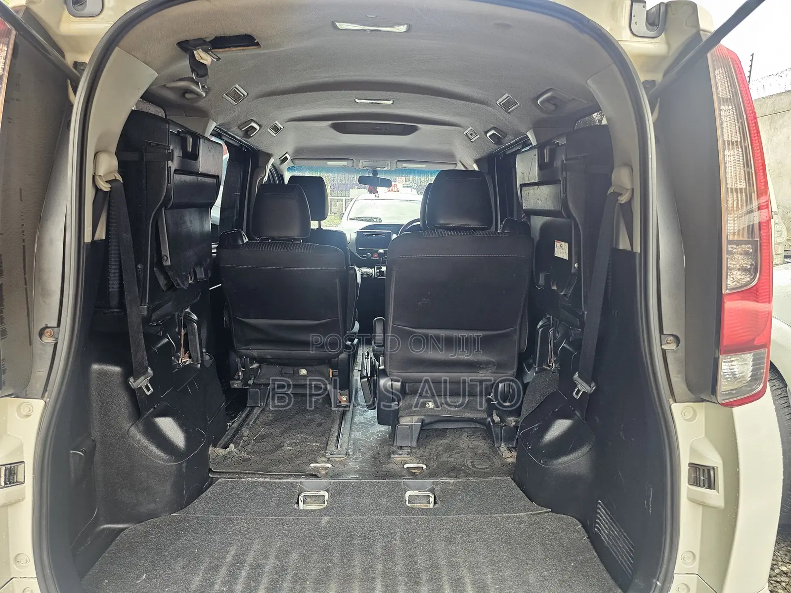 Toyota Noah 2015 White