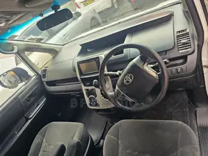 Toyota Noah 2012 White