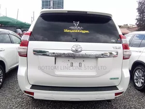 Toyota Land Cruiser Prado 2016 White