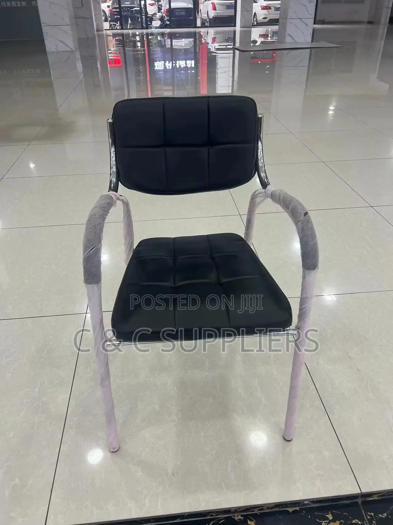 Simple Leather Padded Catalina Chair