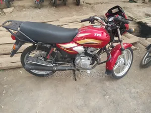 TVS HLX Plus ES 2025 Red