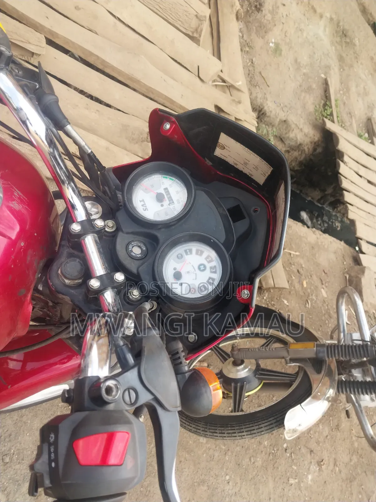 TVS HLX Plus ES 2025 Red