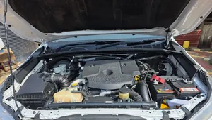 Toyota Hilux 2019 White