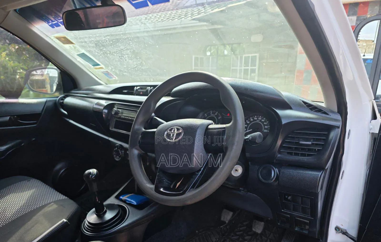 Toyota Hilux 2019 White