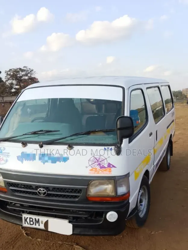 Toyota HiAce 2005 White