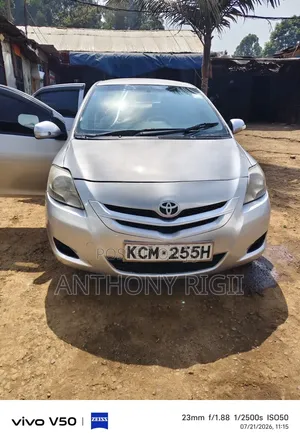 Toyota Belta 2010 Silver