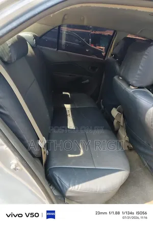 Toyota Belta 2010 Silver