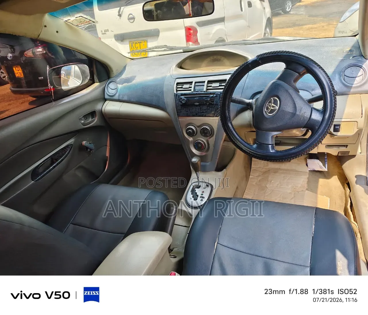 Toyota Belta 2010 Silver