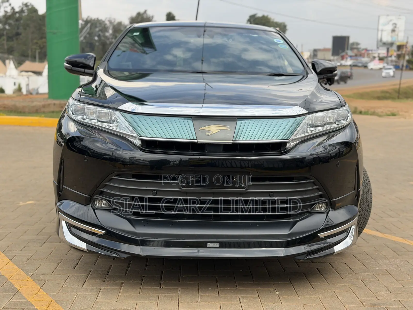 Toyota Harrier 2.0 2018 Black