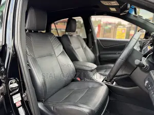 Toyota Harrier 2.0 2018 Black