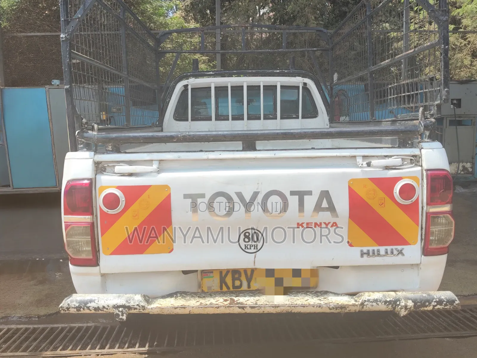 Toyota Hilux 2013 White