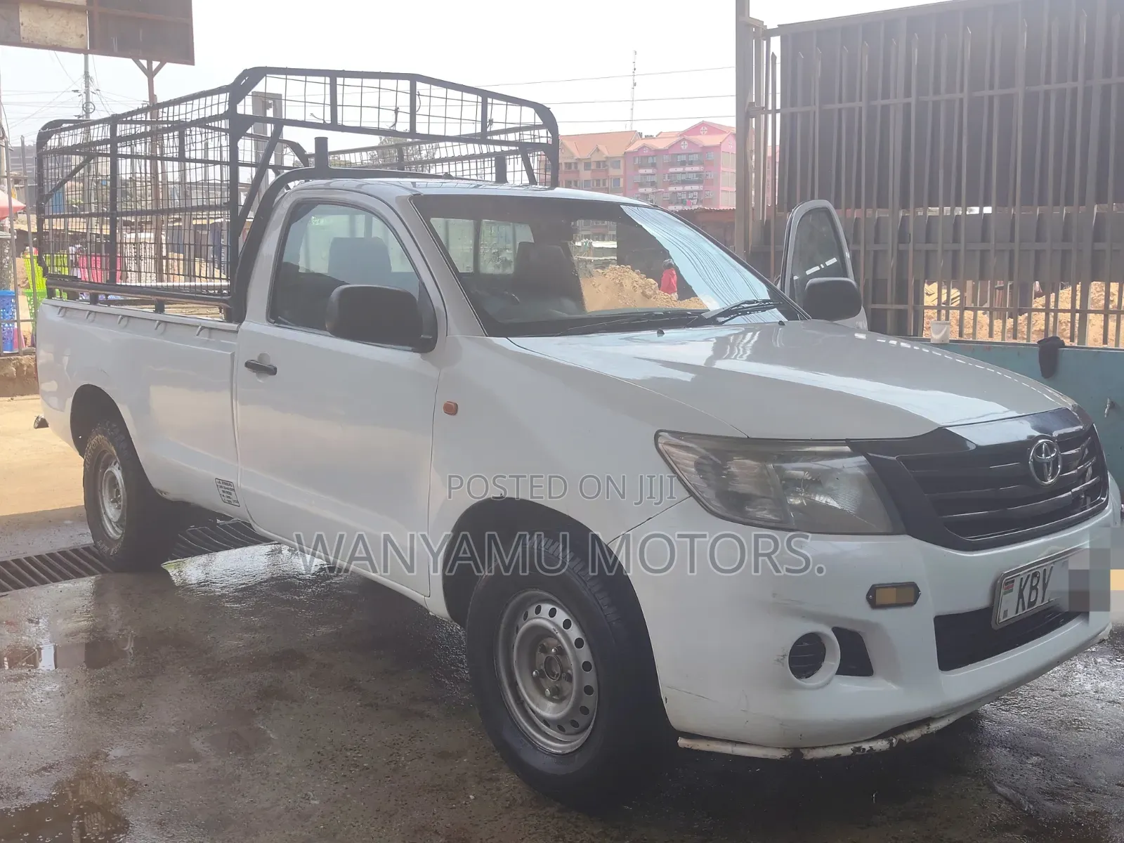 Toyota Hilux 2013 White