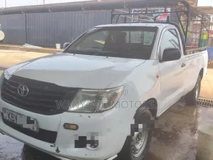 Toyota Hilux 2013 White