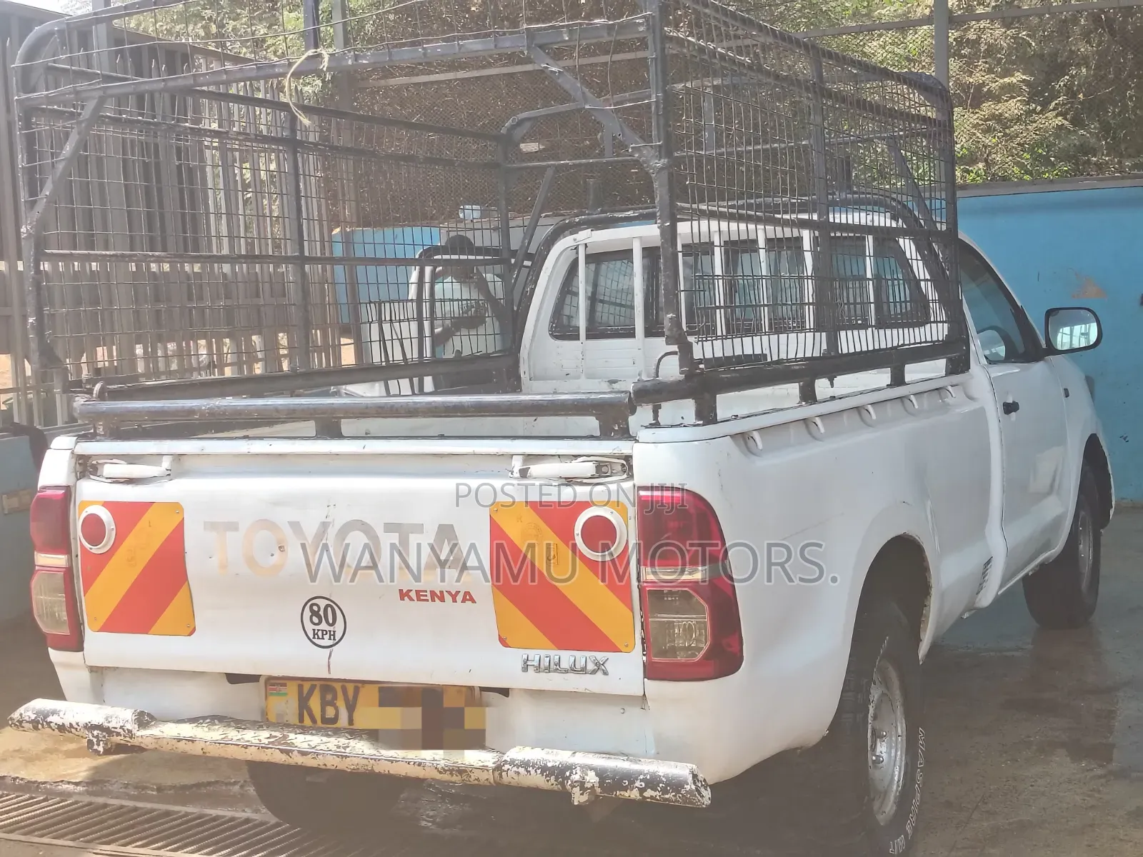 Toyota Hilux 2013 White