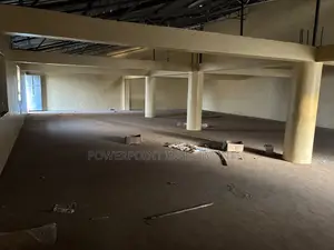 Warehouse / Space 2000 Square Feet