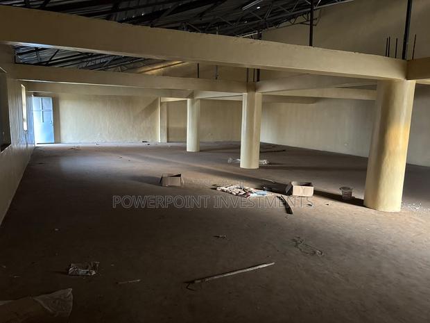 Warehouse / Space 2000 Square Feet - thumbnail 2