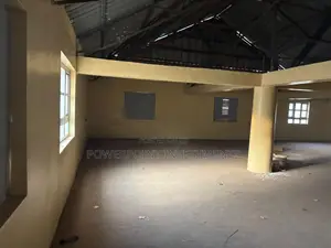 Warehouse / Space 2000 Square Feet