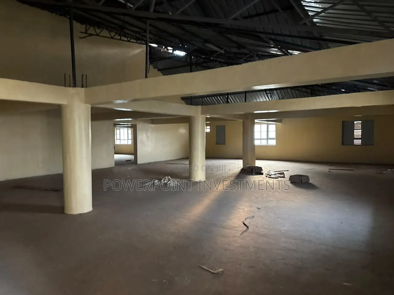 Warehouse / Space 2000 Square Feet