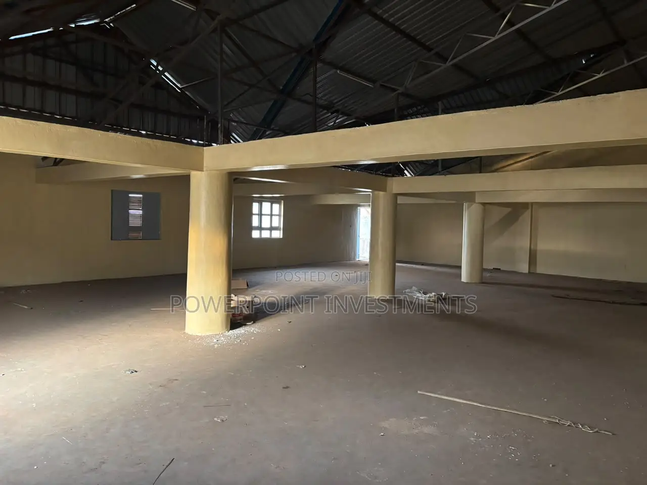 Warehouse / Space 2000 Square Feet