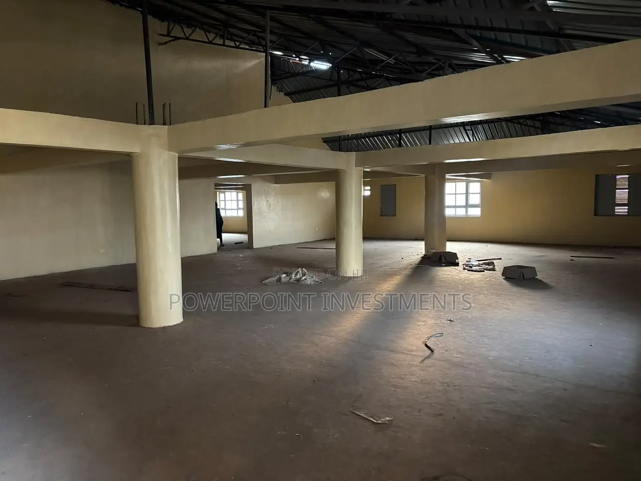 Warehouse / Space 2000 Square Feet
