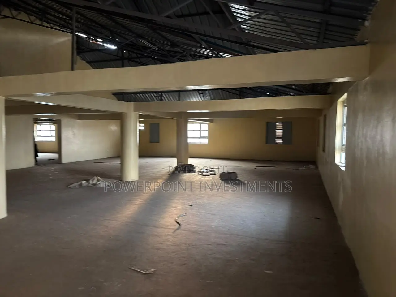 Warehouse / Space 2000 Square Feet