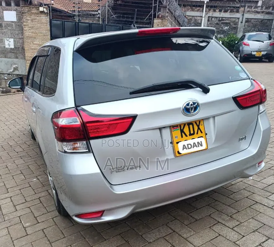 Toyota Corolla Fielder 2019 Silver