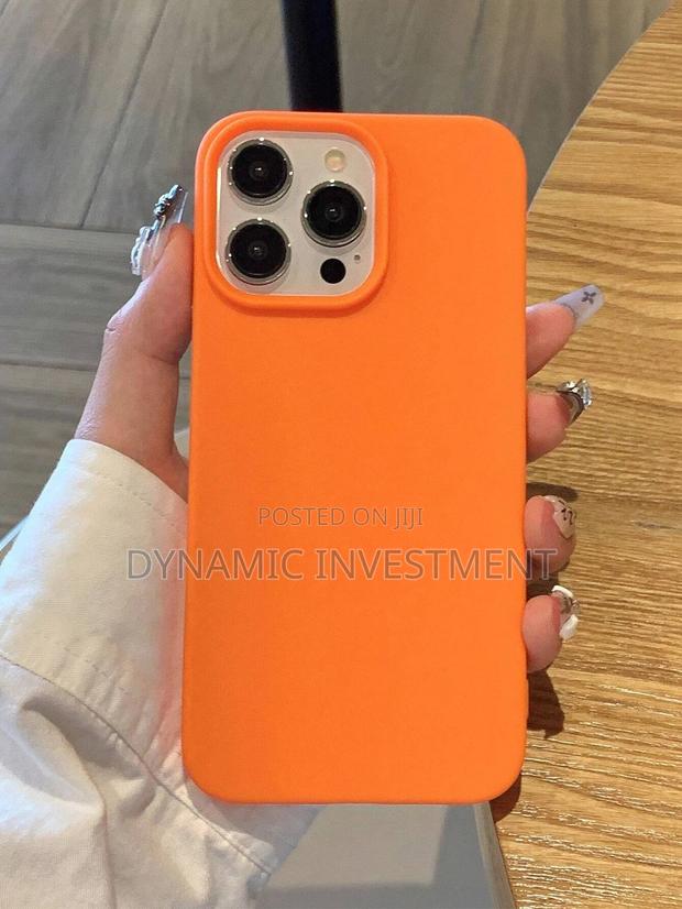 Apple iPhone 12/12 Pro Silicone Case Cover With MagSafe - Kumquat - main view