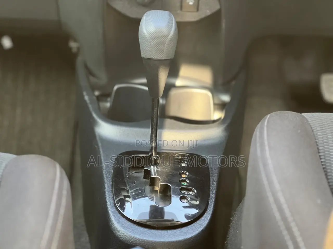 Toyota Vitz 1.0 FWD 5dr 2020 White