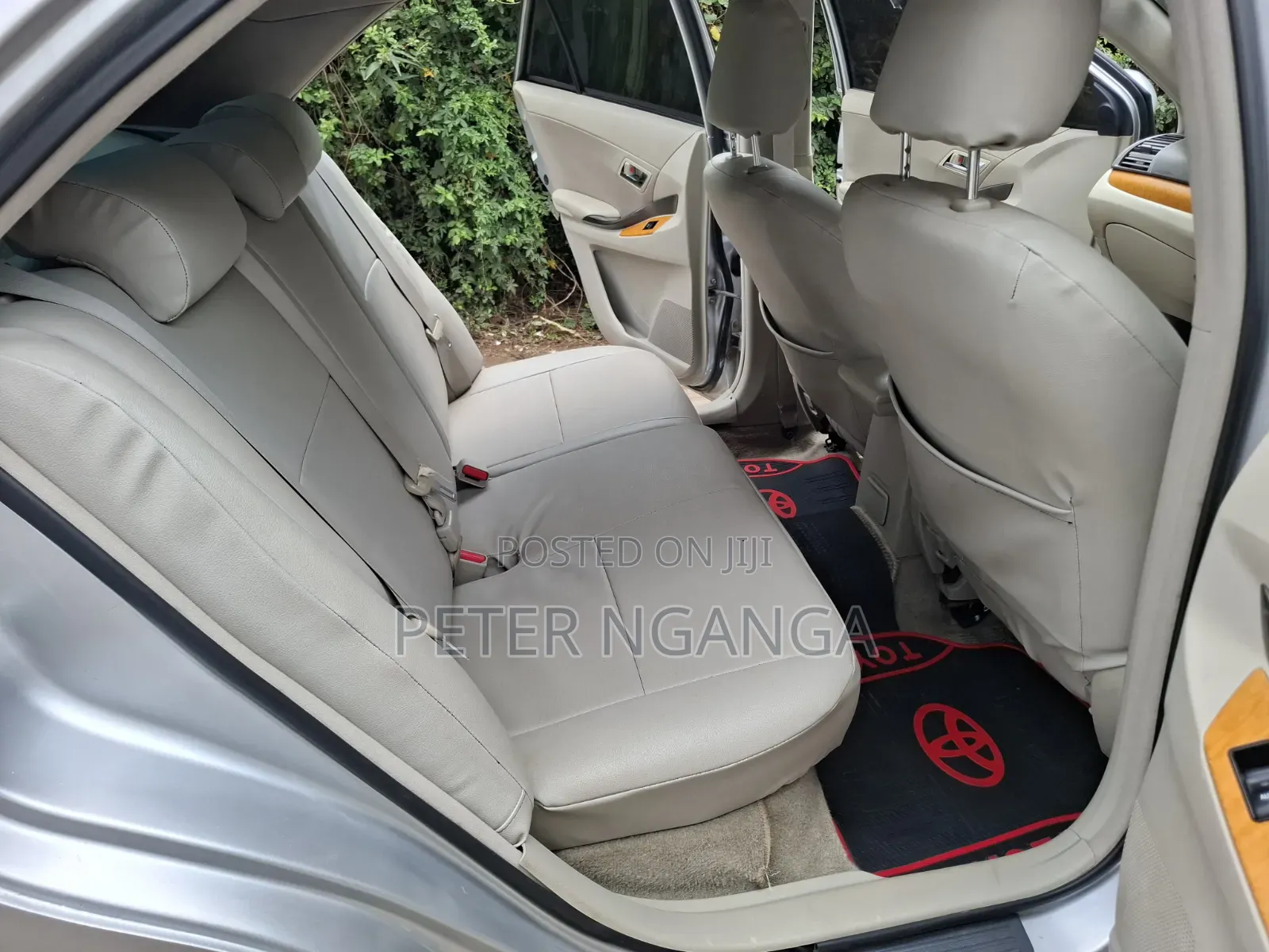 Toyota Premio 2010 Silver