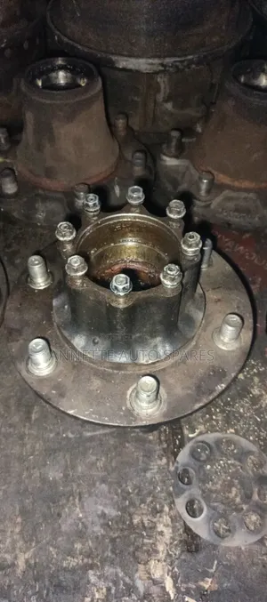 Rear Hub Isuzu 4.3 NQR
