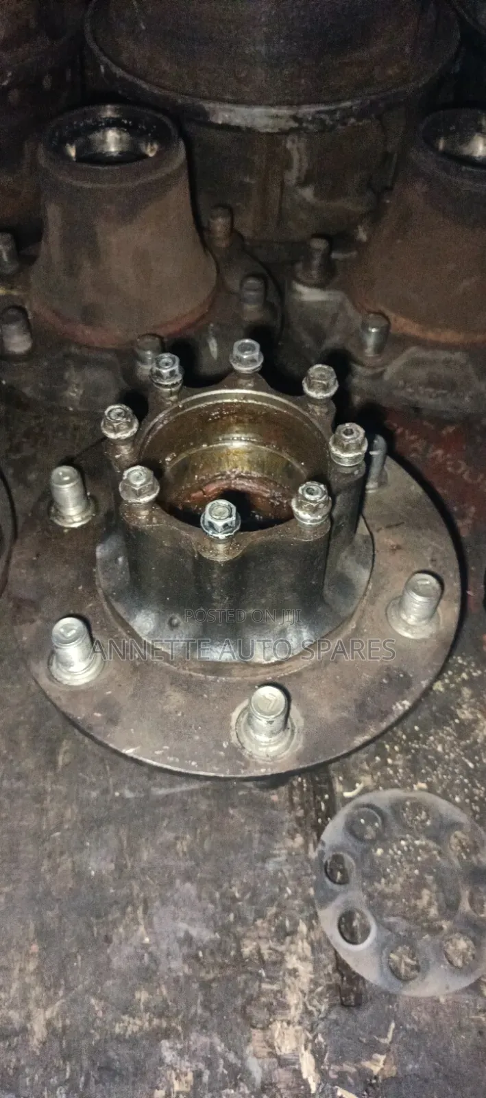 Rear Hub Isuzu 4.3 NQR