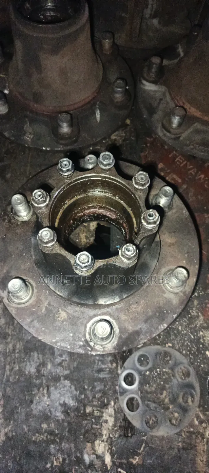 Rear Hub Isuzu 4.3 NQR