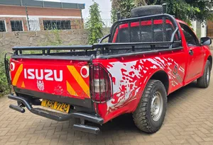 Isuzu D-MAX 2010 Red