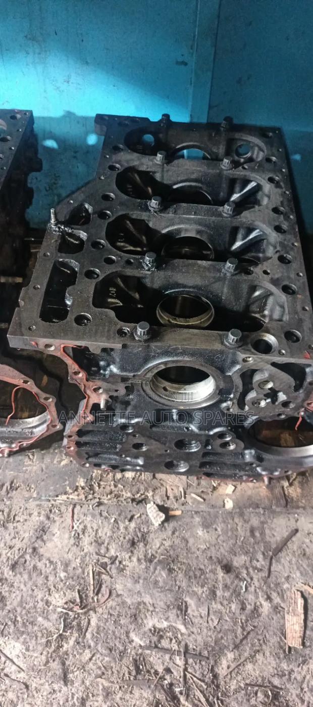 Block 4hf1 NQR Isuzu 4.3 - thumbnail 2