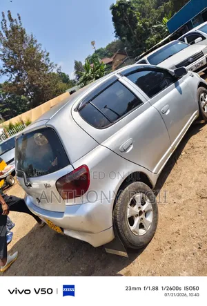 Toyota Vitz 1.0 FWD 5dr 1999 Silver