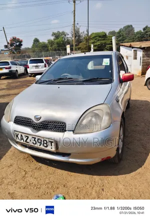 Toyota Vitz 1.0 FWD 5dr 1999 Silver