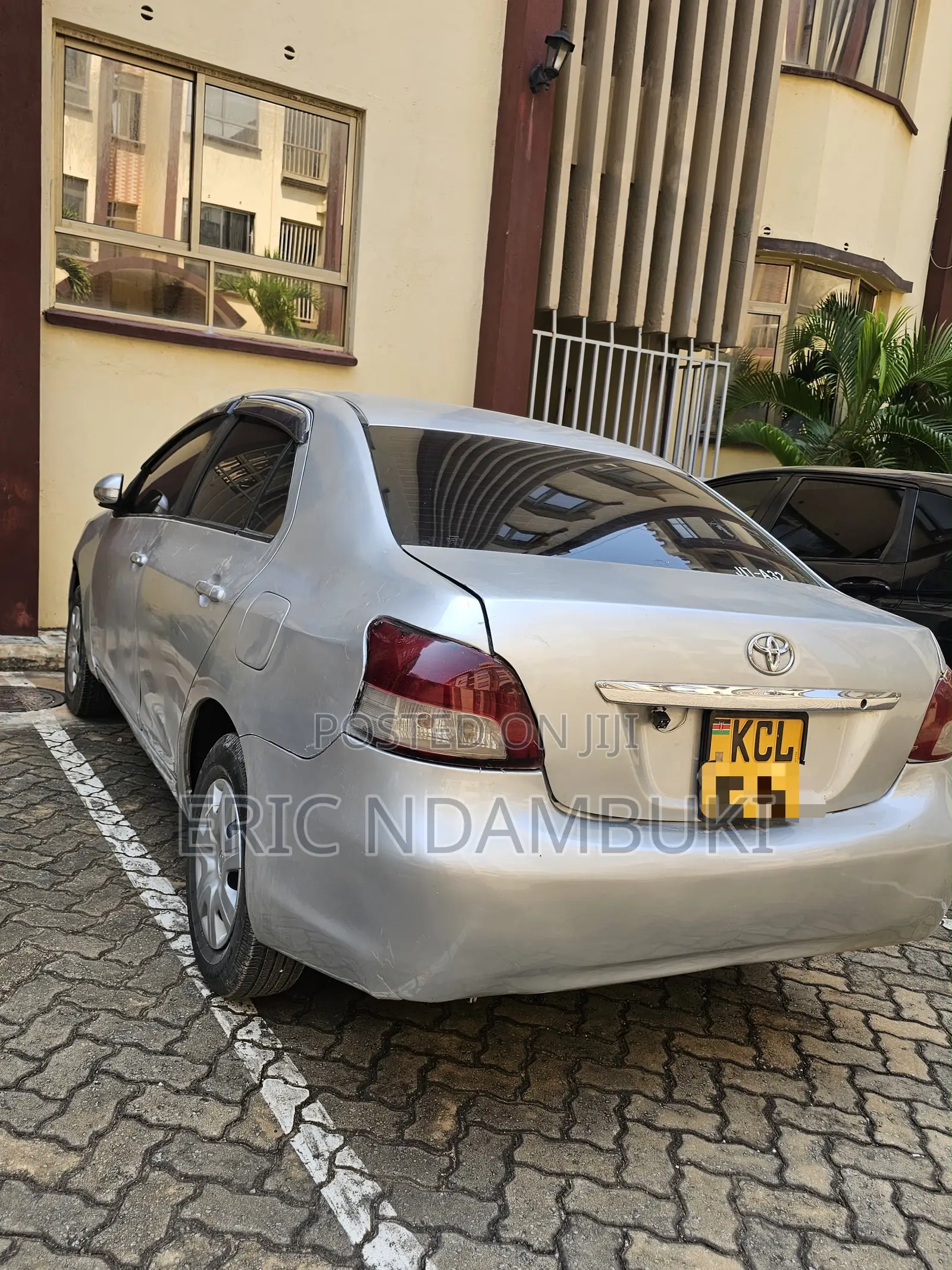 Toyota Belta 2010 Silver