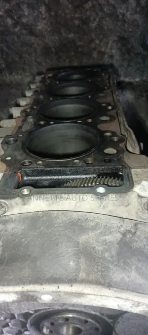 4HF1 Half Engine Isuzu 4.3