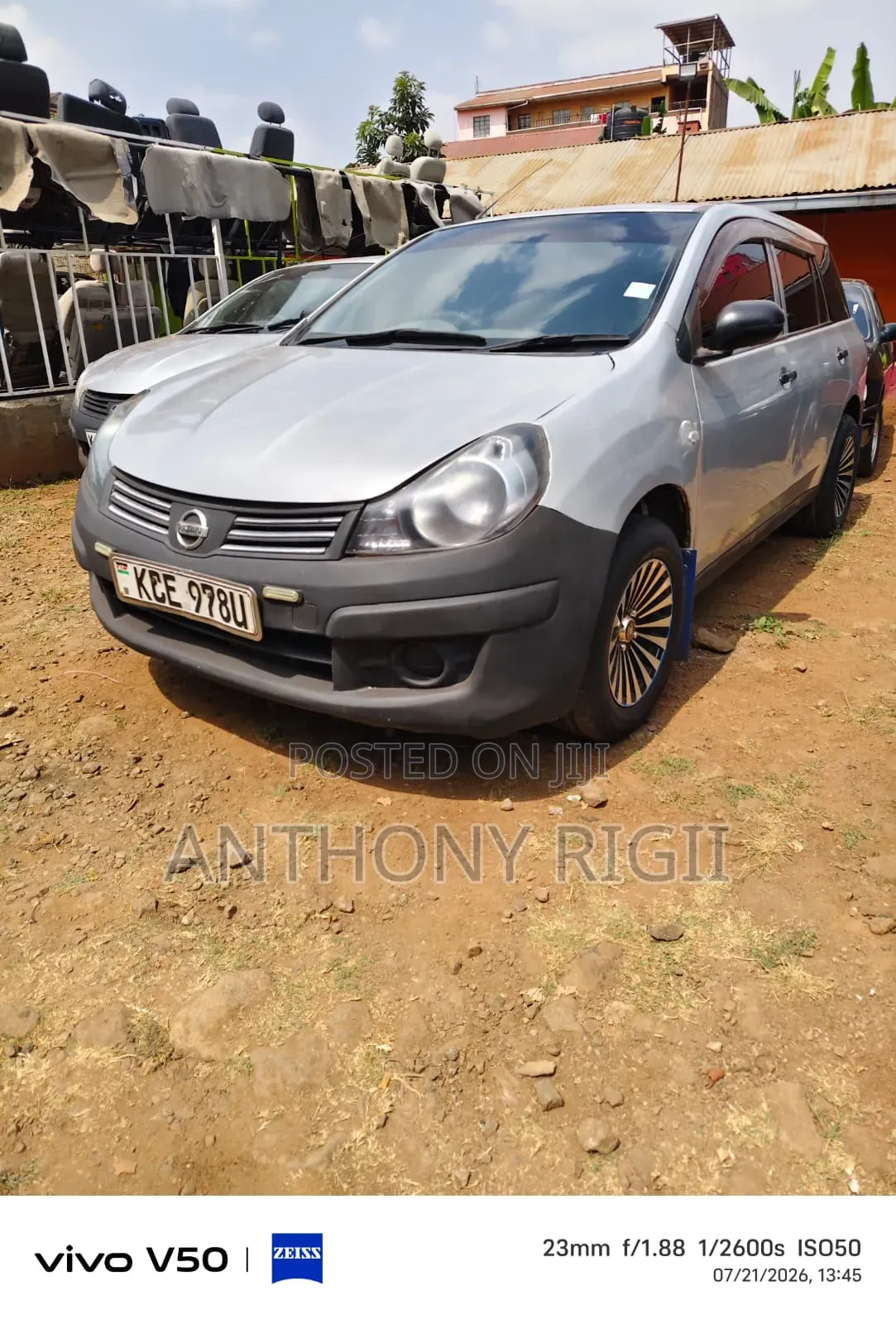 Nissan Advan 2010 Silver