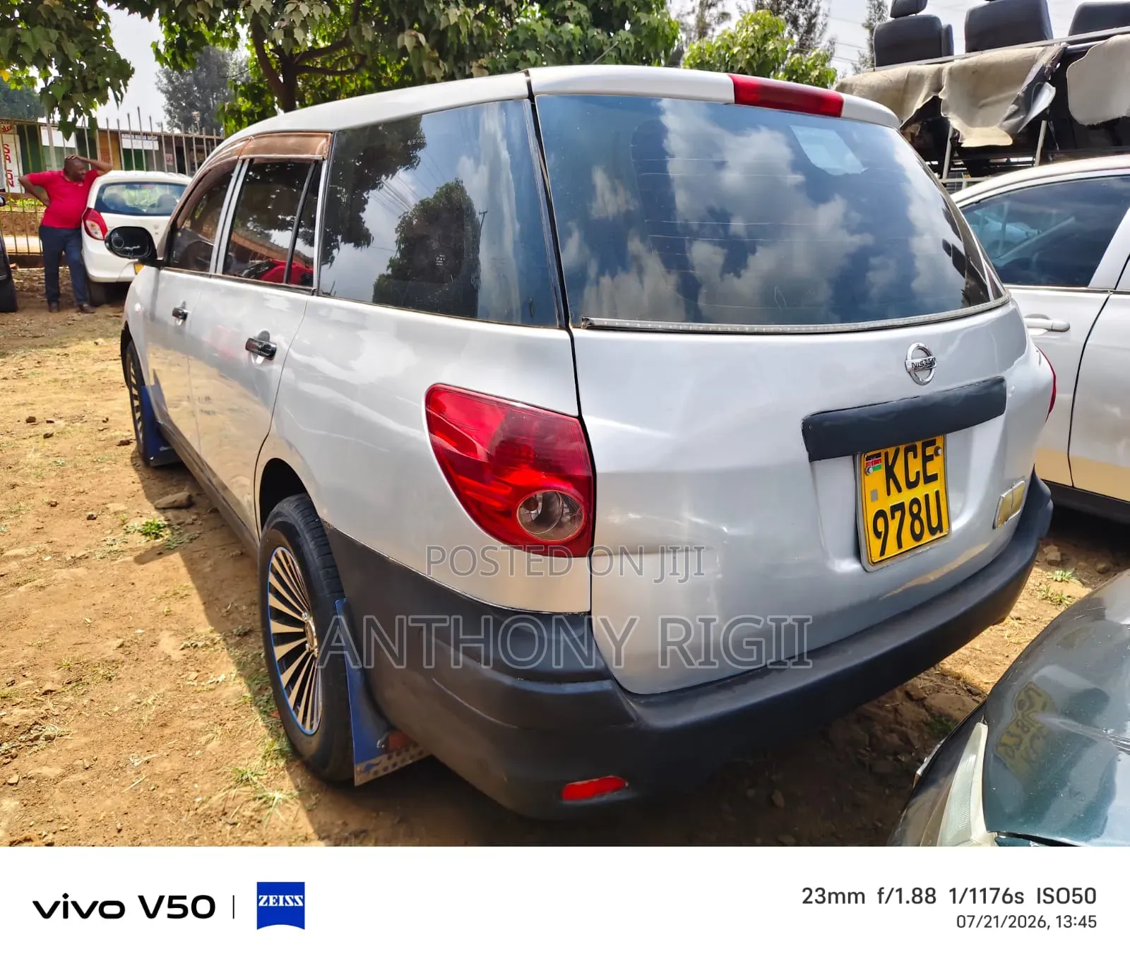 Nissan Advan 2010 Silver
