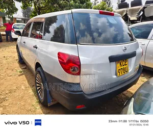 Nissan Advan 2010 Silver