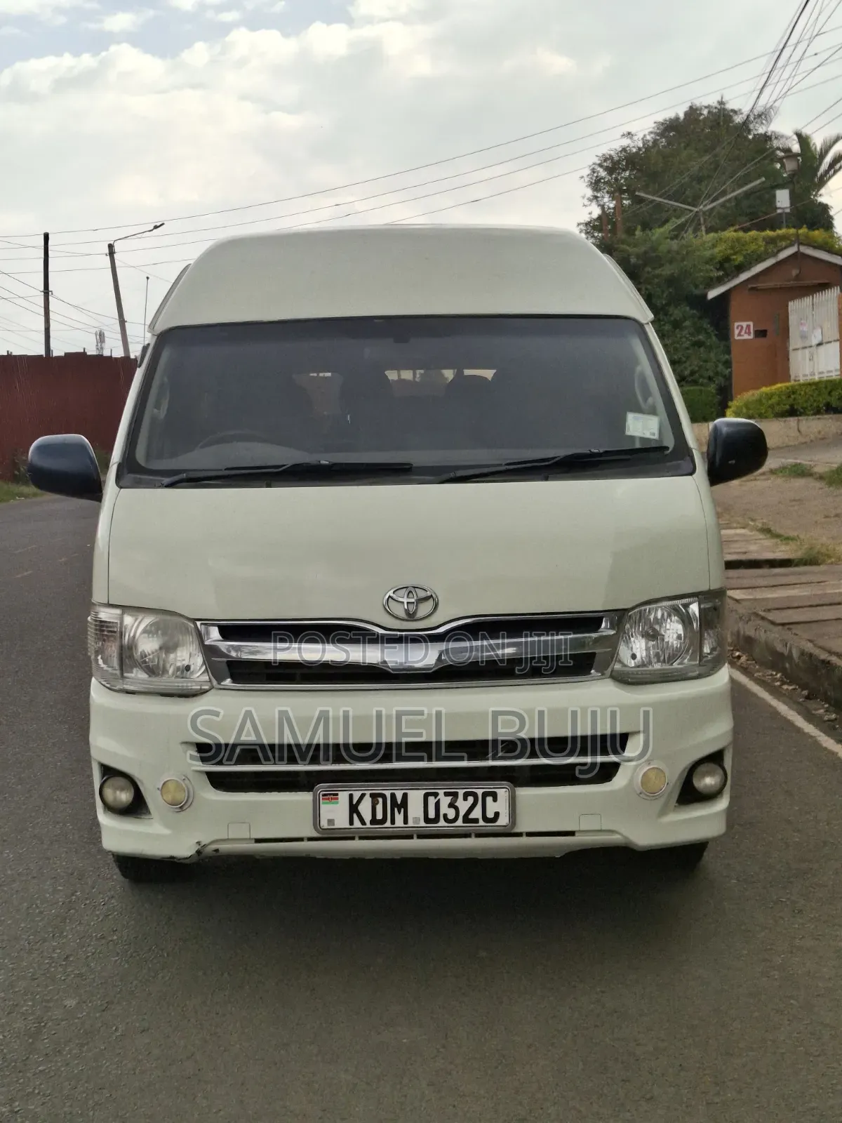 Toyota HiAce 2015 White