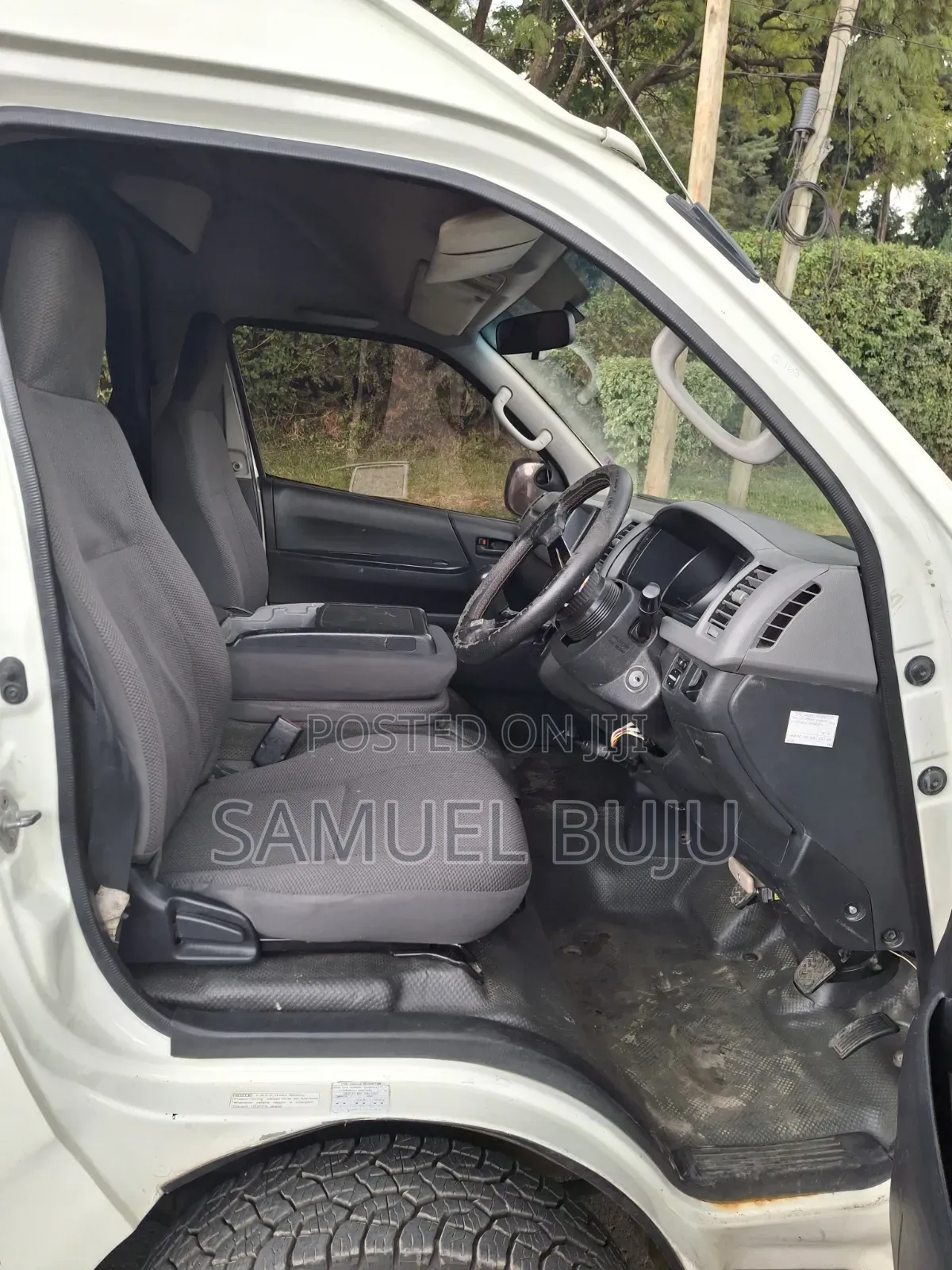 Toyota HiAce 2015 White